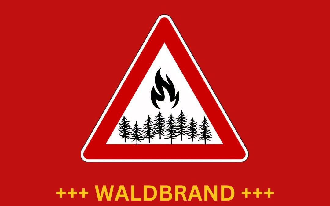 Derzeit befinden sich zahlreiche Feuerwehrkräfte in einem …